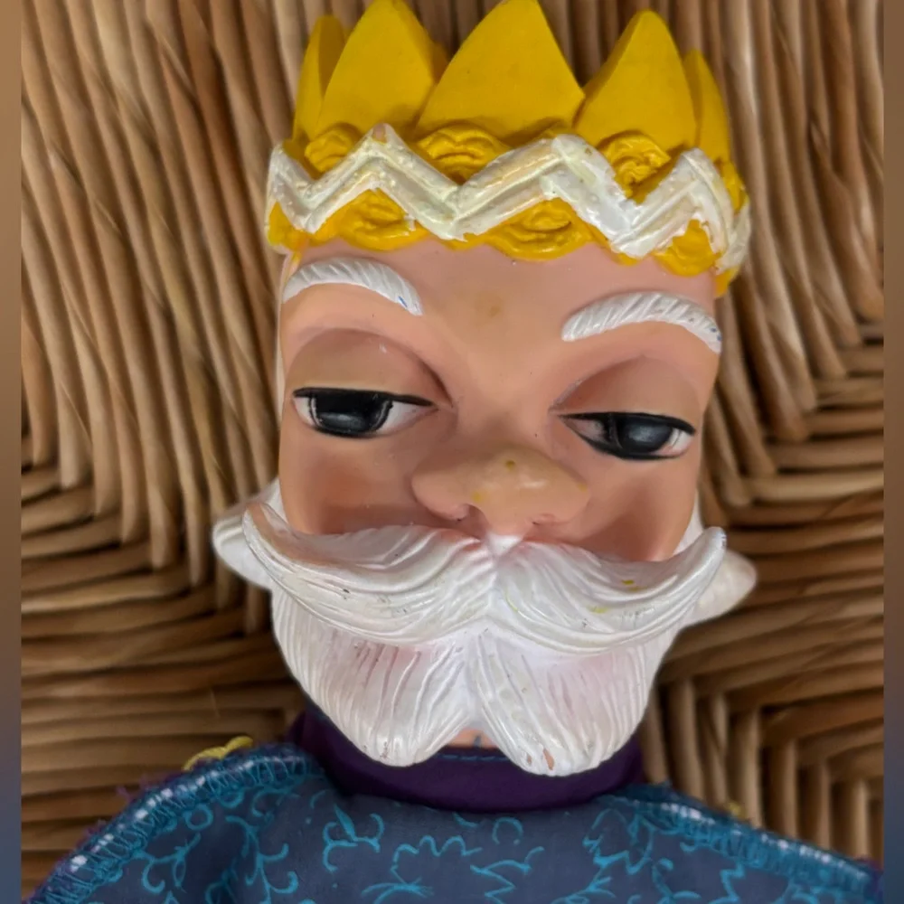 Vintage Ideal 1977 King Friday Puppet Mr Rogers Neighborhood Collectible